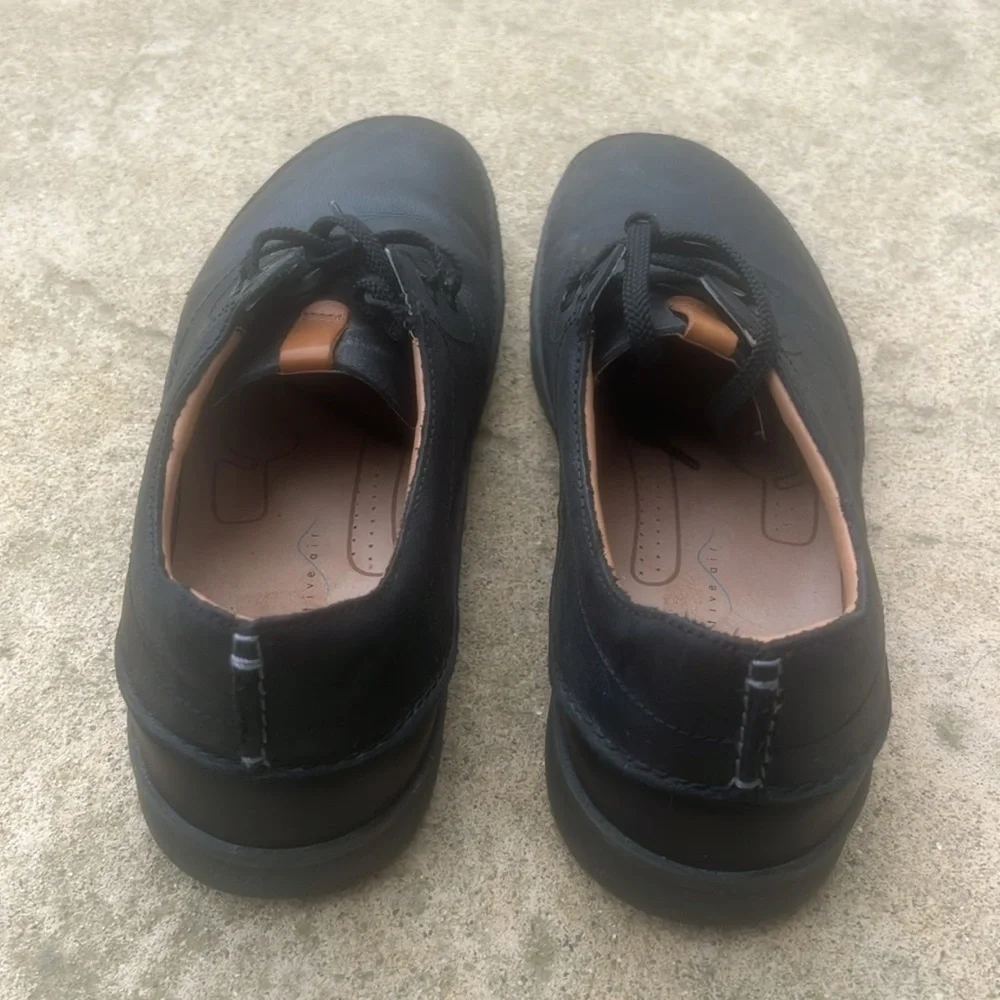 Clarks oakland black